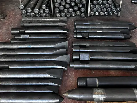 Kervan atölyesinde stoktaki kırıcı uçları (1)