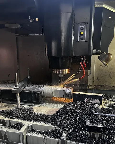 Kervan tesisinde CNC tezgâhında parça işleme